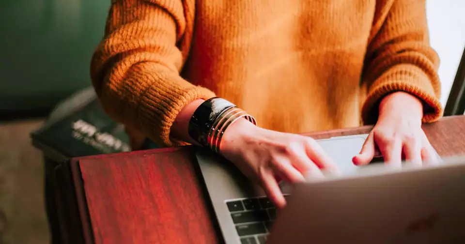 Stylized workplace photography for Analytics Engineer mock interview context on MockitX (theme-matched Unsplash source)